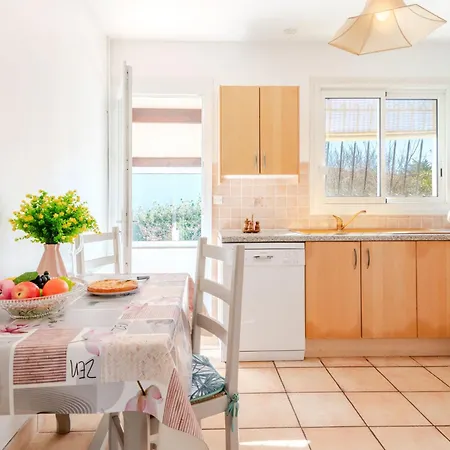 度假居 Promenade Des Pins By Interhome